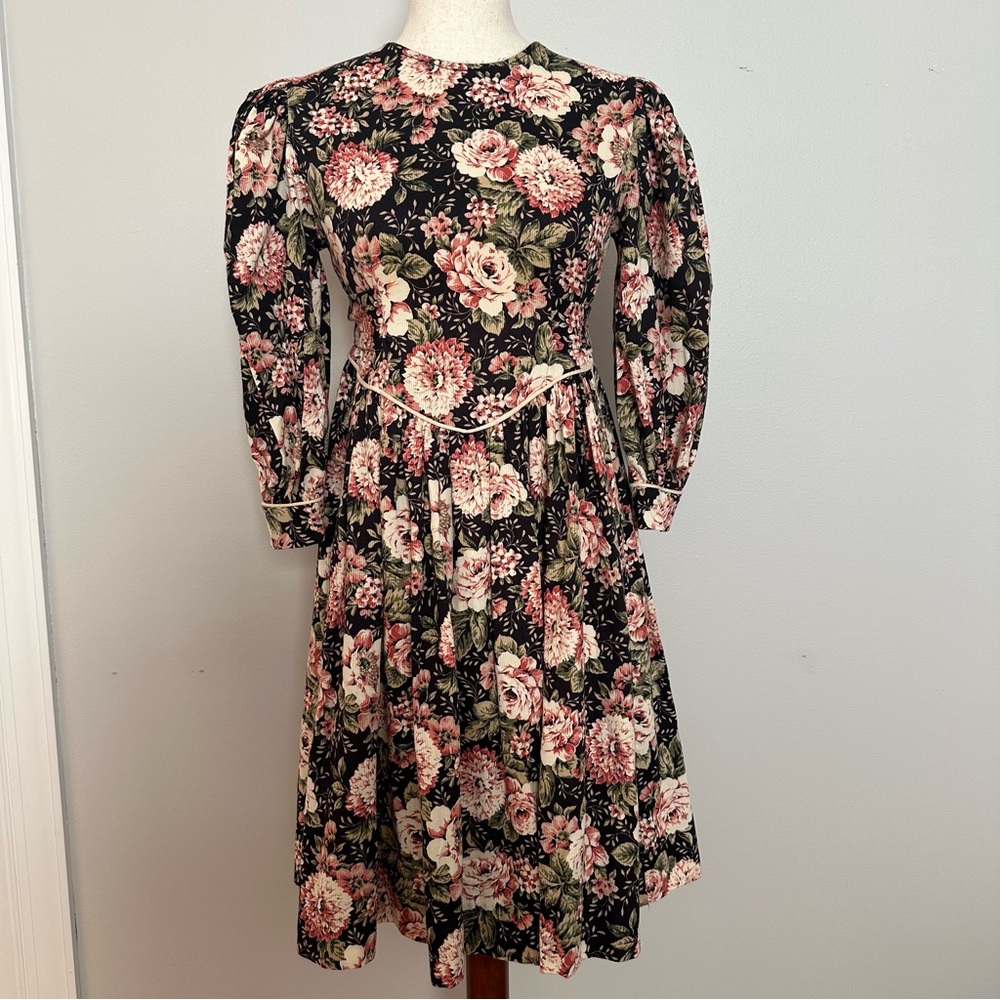 True 1960s Vintage “Daydream” 100% Cotton Prarie Dress Size 10 1/2